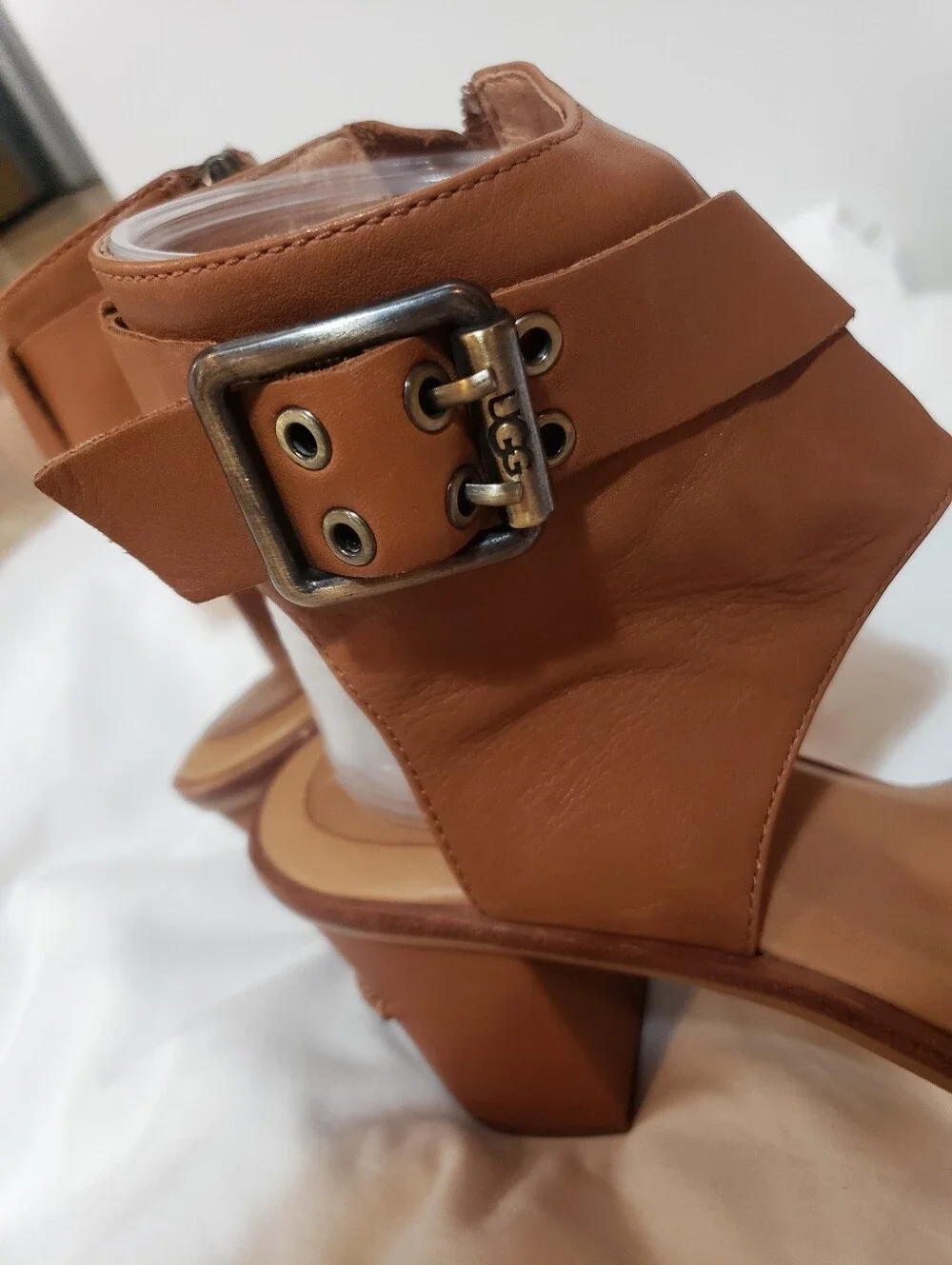 UGG Claudette Strap Buckle Heeled Sandal Chestnut Tan Leather 7